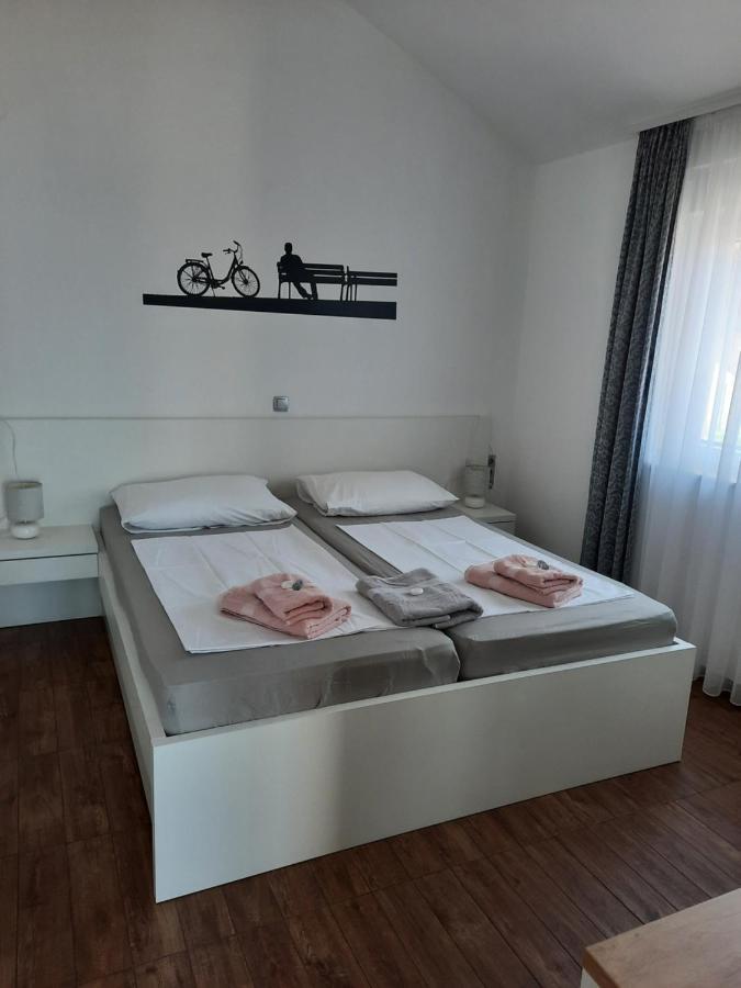 Villa Kata Ražanj Exteriör bild