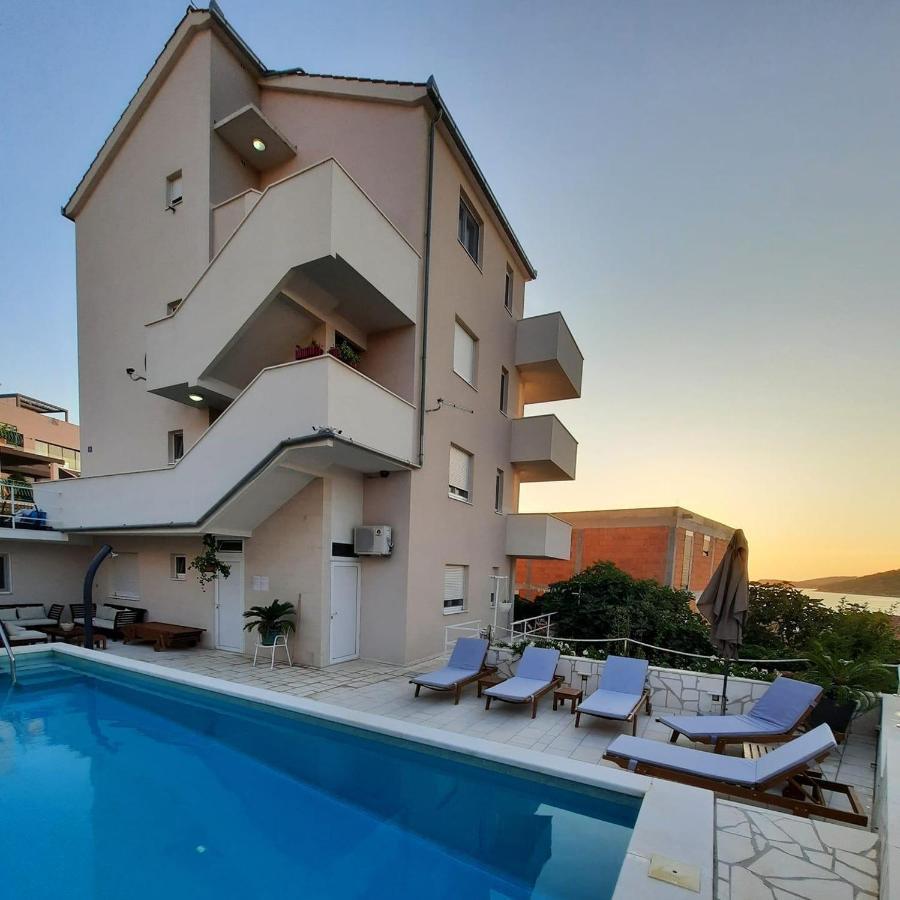 Villa Kata Ražanj Exteriör bild