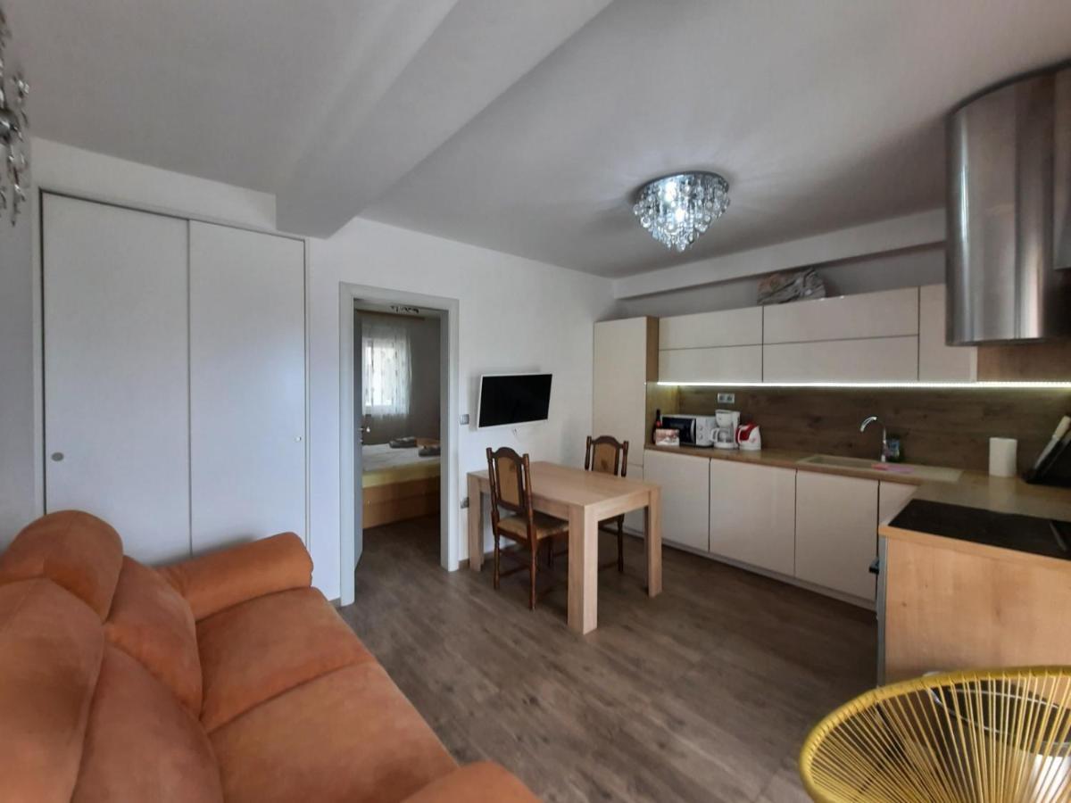 Villa Kata Ražanj Exteriör bild