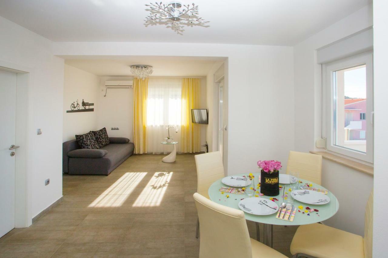 Villa Kata Ražanj Exteriör bild