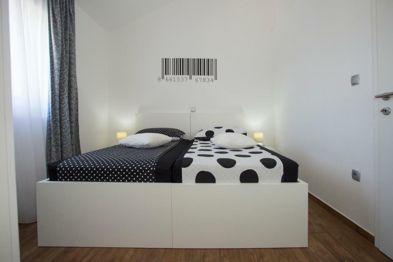 Villa Kata Ražanj Exteriör bild